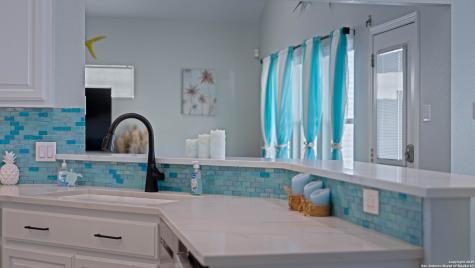 303 Square Rigger Rockport TX 78382