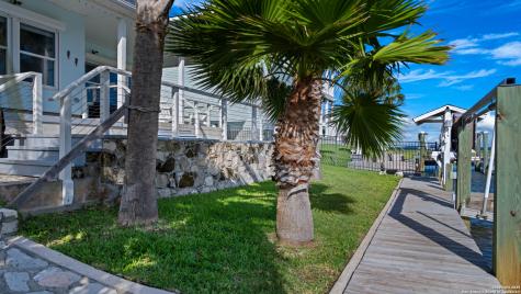 303 Square Rigger Rockport TX 78382