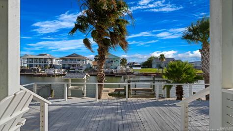 303 Square Rigger Rockport TX 78382