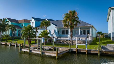 303 Square Rigger Rockport TX 78382