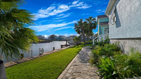 303 Square Rigger Rockport TX 78382