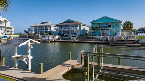 303 Square Rigger Rockport TX 78382