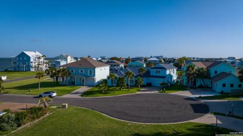 303 Square Rigger Rockport TX 78382