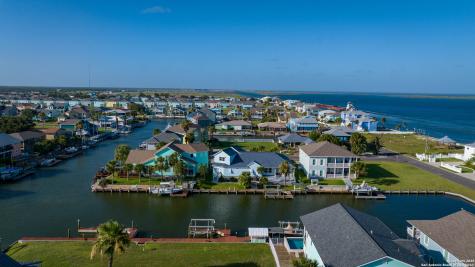 303 Square Rigger Rockport TX 78382