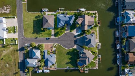 303 Square Rigger Rockport TX 78382