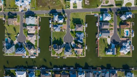 303 Square Rigger Rockport TX 78382