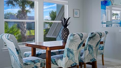 303 Square Rigger Rockport TX 78382