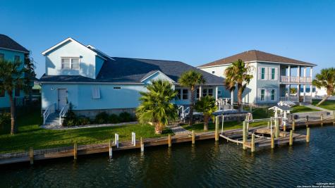 303 Square Rigger Rockport TX 78382