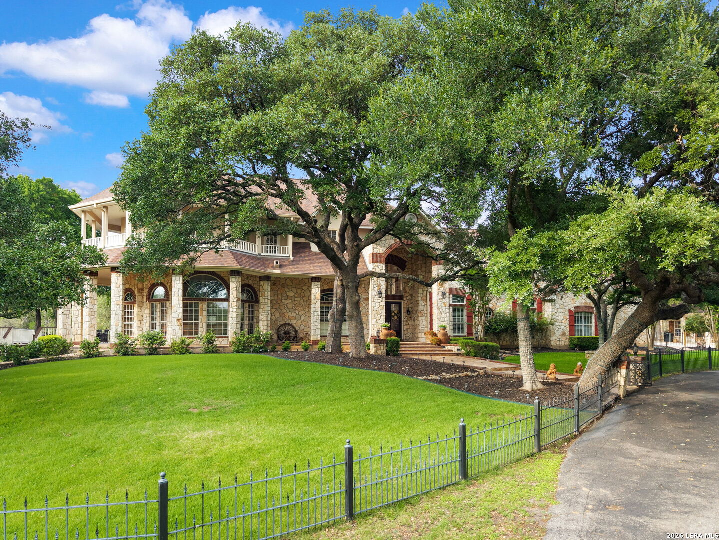 8040 Rolling Acres Trail Fair Oaks Ranch TX 78015