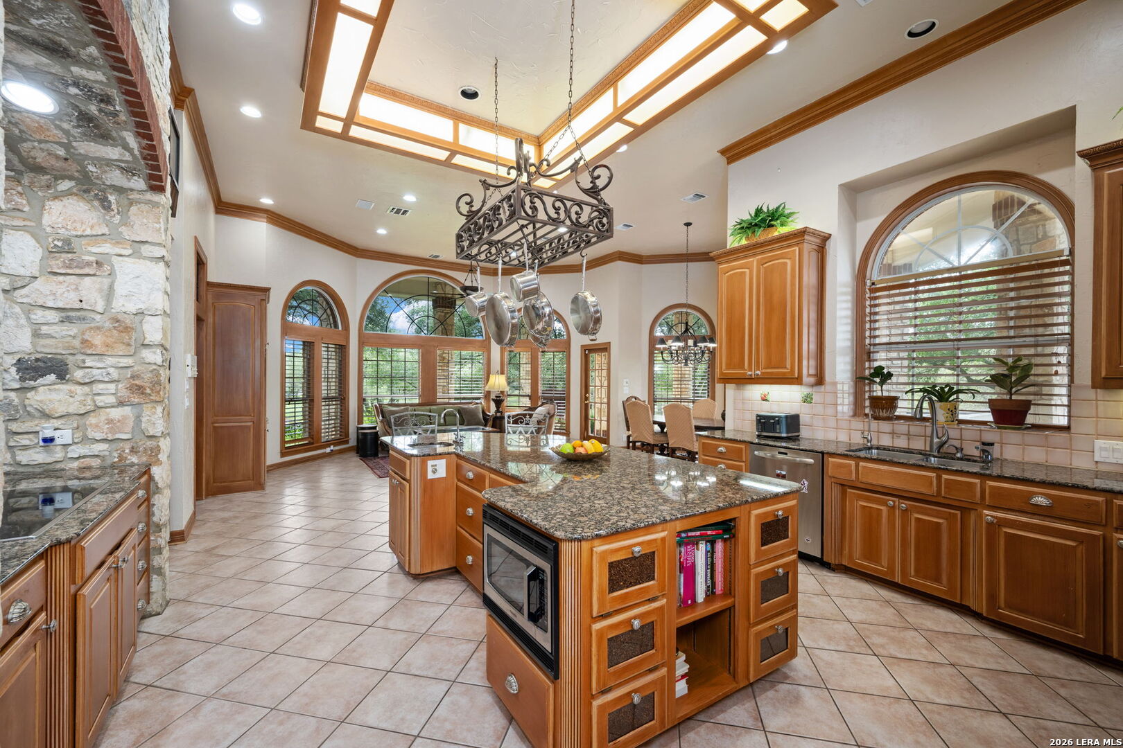 8040 Rolling Acres Trail Fair Oaks Ranch TX 78015