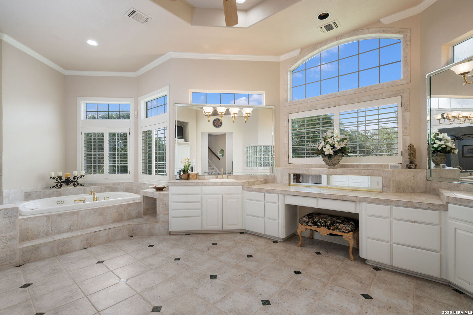 8040 Rolling Acres Trail Fair Oaks Ranch TX 78015