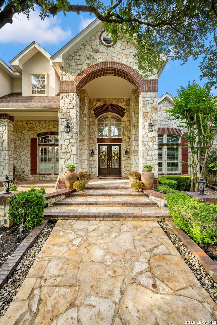 8040 Rolling Acres Trail Fair Oaks Ranch TX 78015
