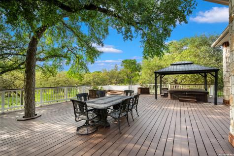 8040 Rolling Acres Trail Fair Oaks Ranch TX 78015