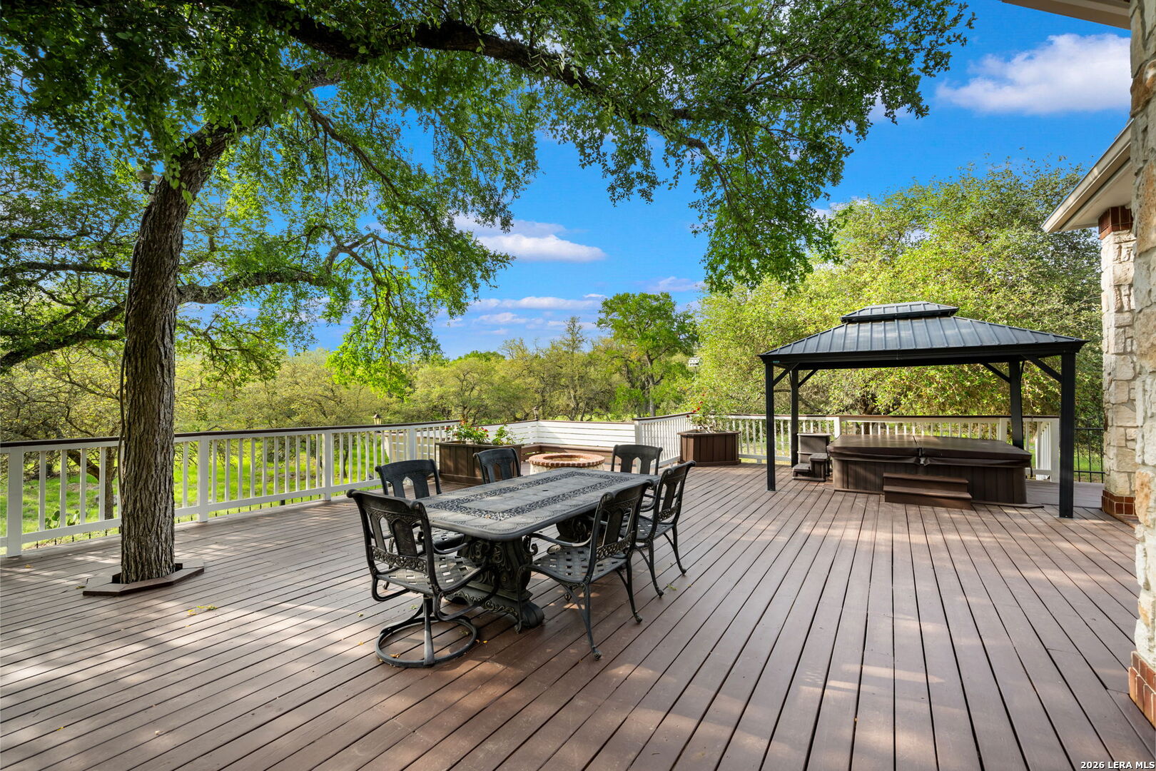 8040 Rolling Acres Trail Fair Oaks Ranch TX 78015