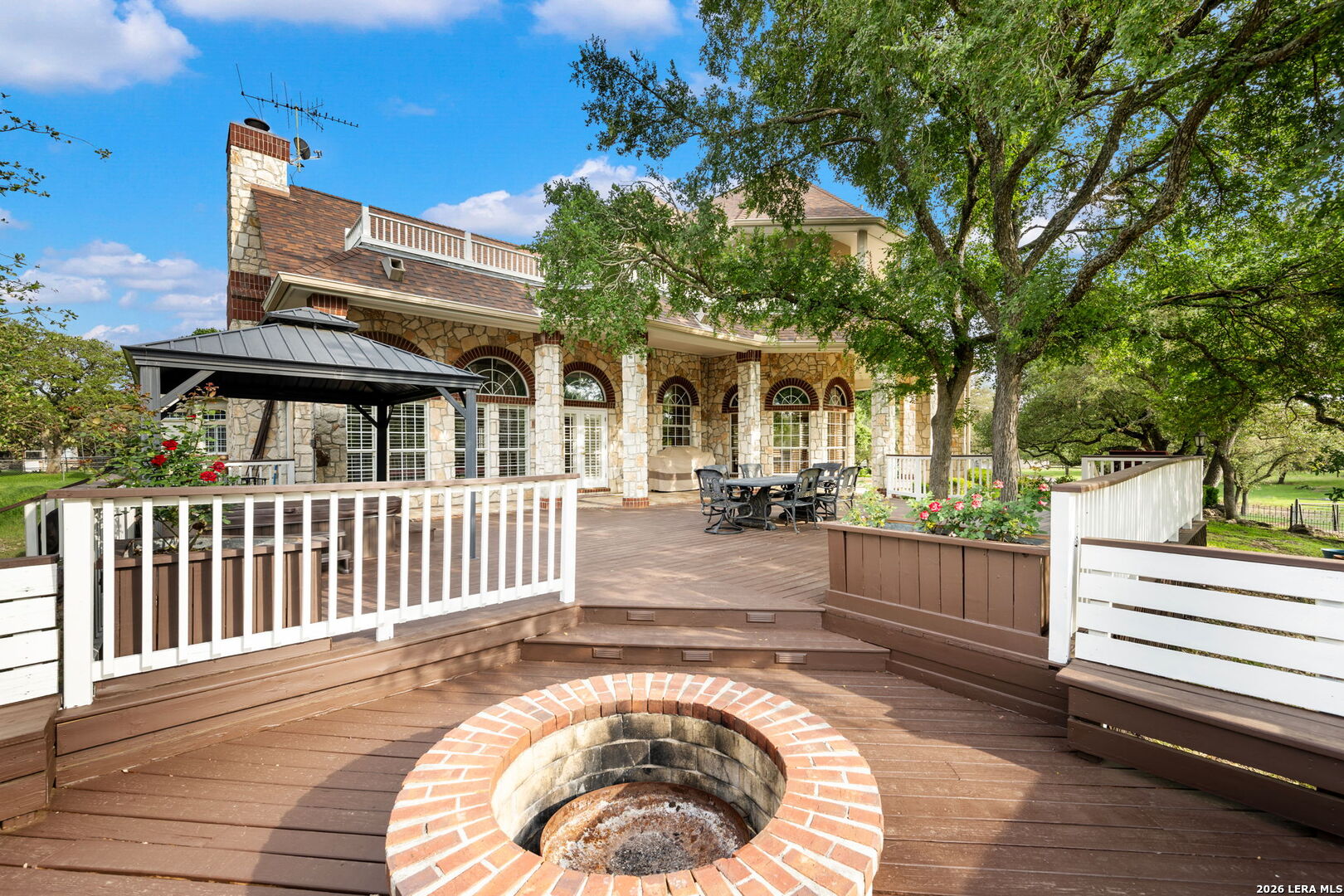 8040 Rolling Acres Trail Fair Oaks Ranch TX 78015