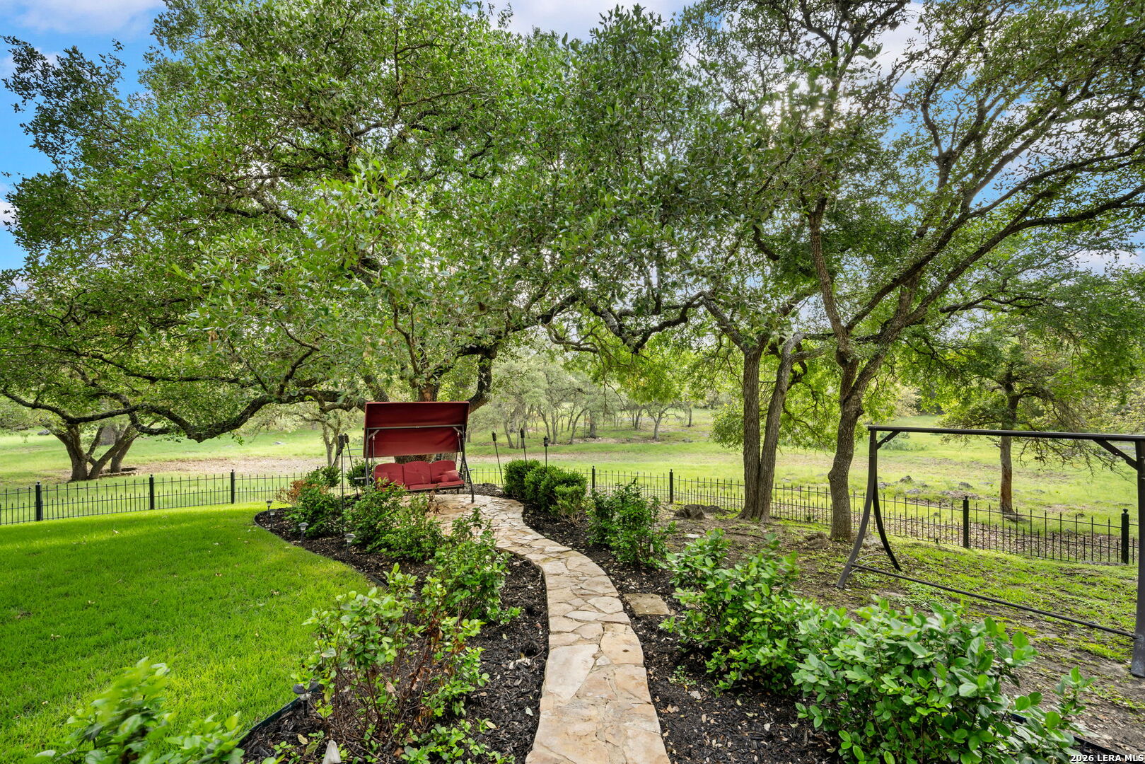 8040 Rolling Acres Trail Fair Oaks Ranch TX 78015
