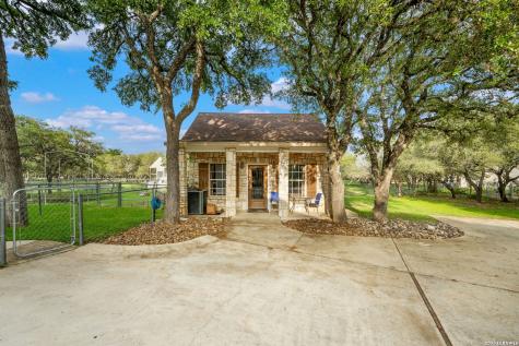 8040 Rolling Acres Trail Fair Oaks Ranch TX 78015