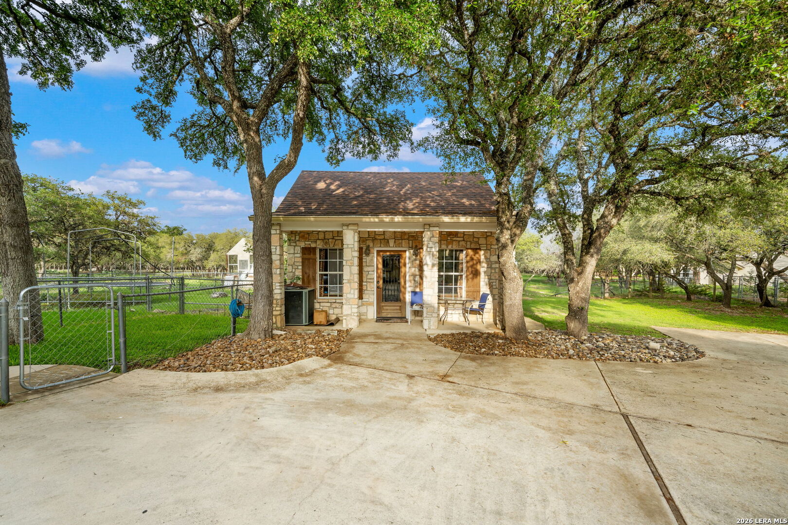 8040 Rolling Acres Trail Fair Oaks Ranch TX 78015
