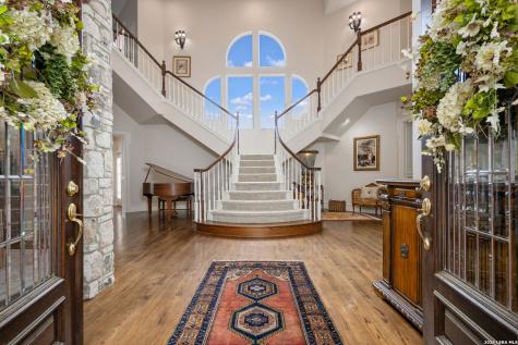 8040 Rolling Acres Trail Fair Oaks Ranch TX 78015