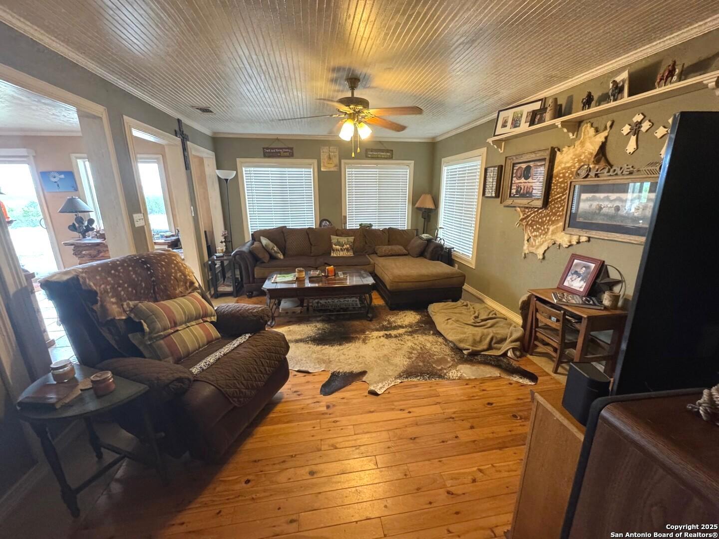 2485 Bump Gate Pipe Creek TX 78063