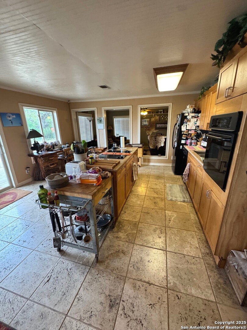 2485 Bump Gate Pipe Creek TX 78063