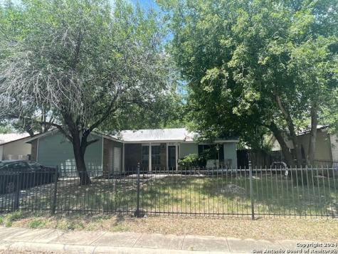 8218 Meadow Swan Street San Antonio TX 78251