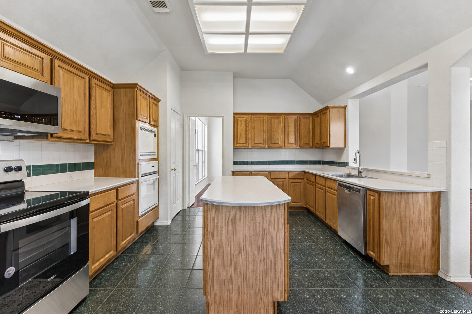 229 Oak Creek Drive Cibolo TX 78108