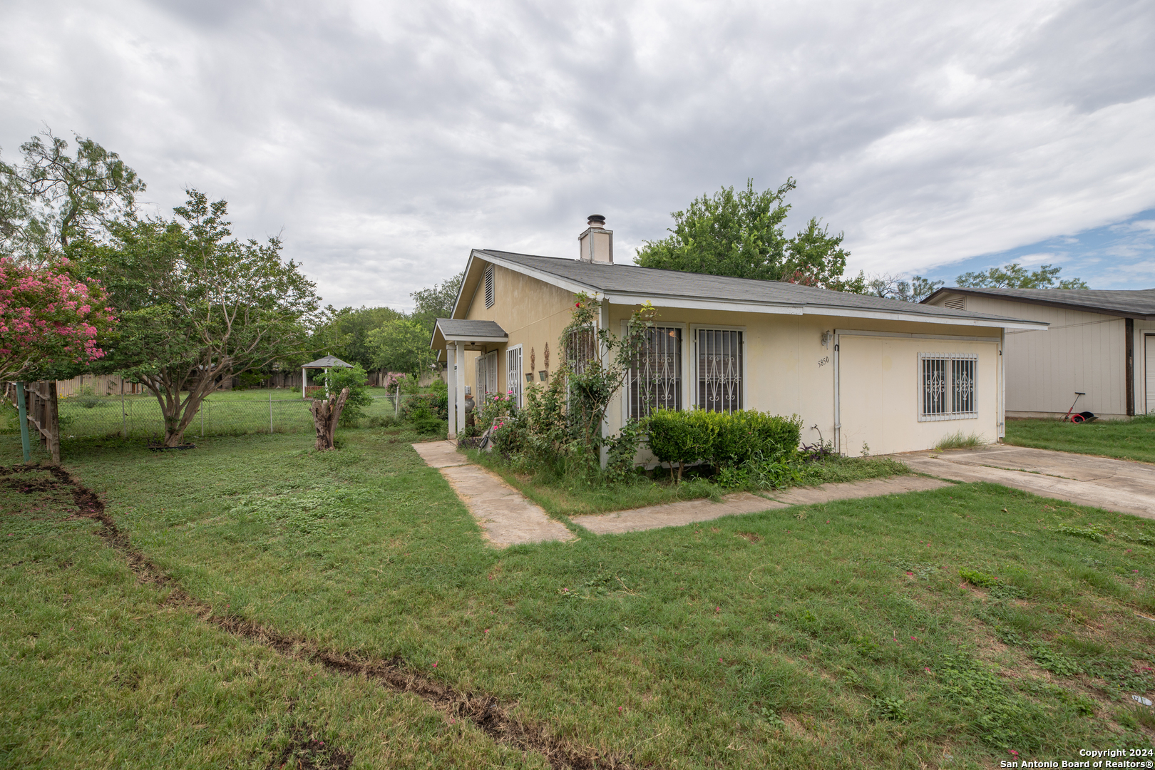 5850 Adalone Cove San Antonio TX 78242