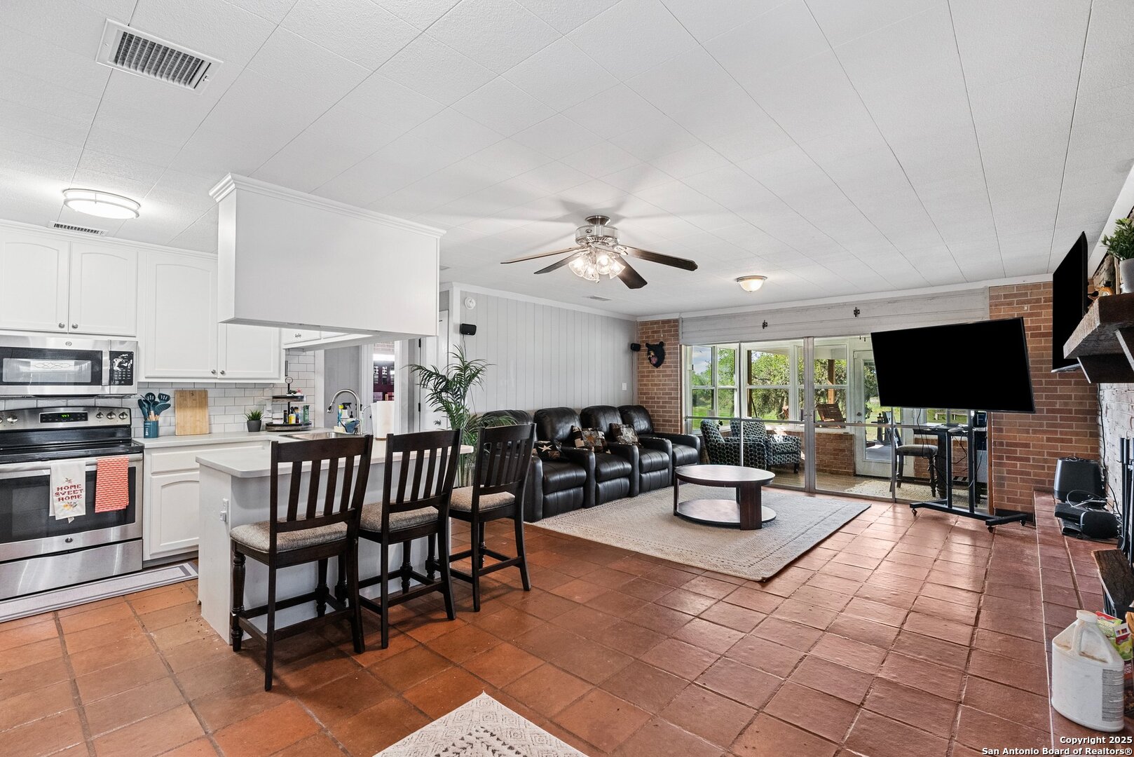 180 Freeman Circle George West TX 78022