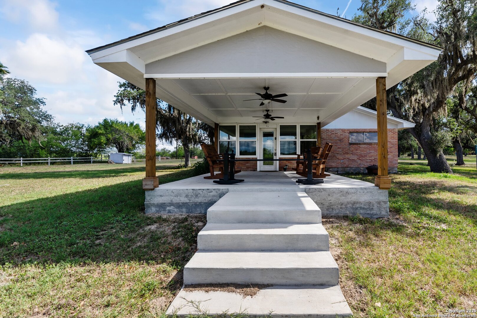 180 Freeman Circle George West TX 78022