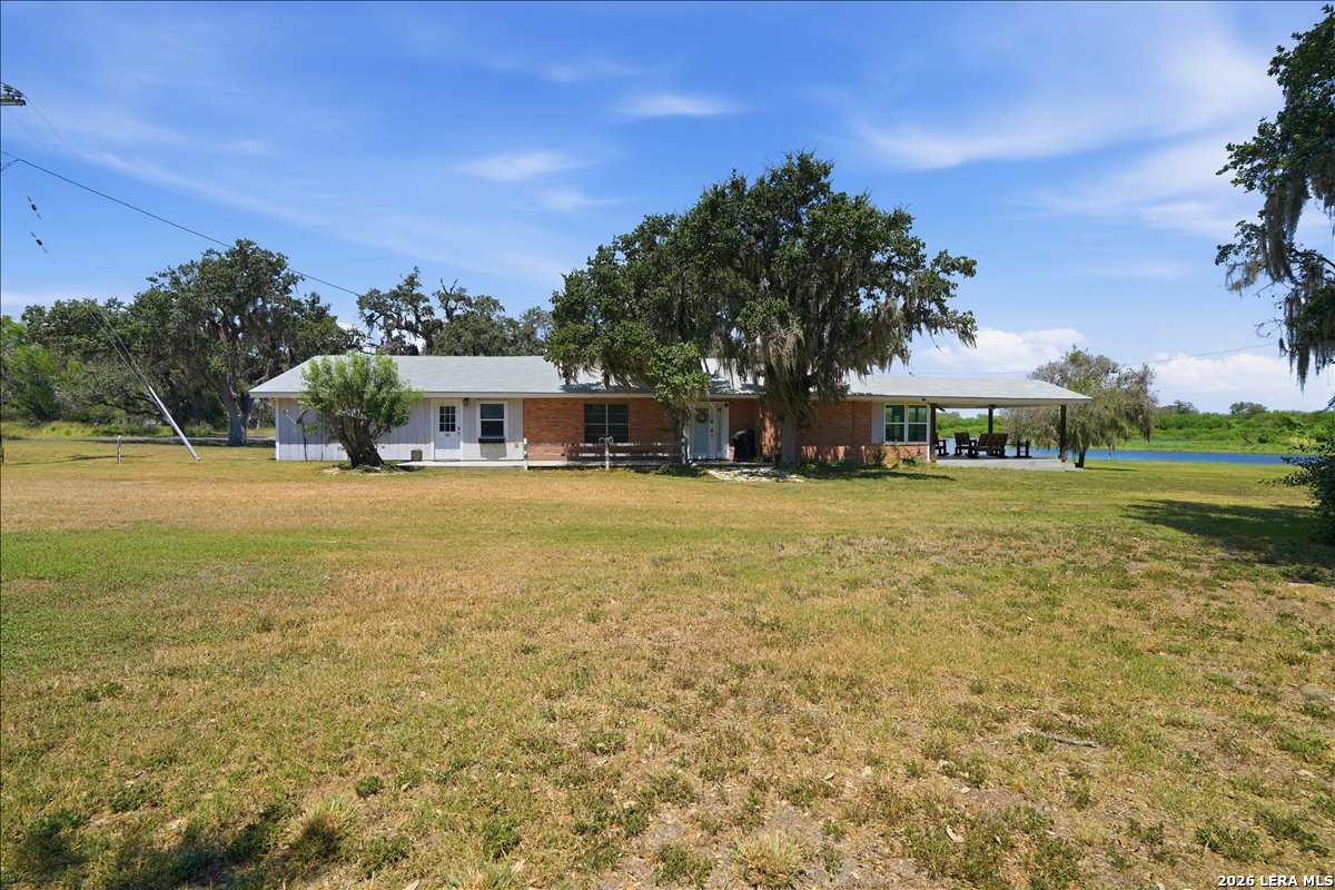 180 Freeman Circle George West TX 78022