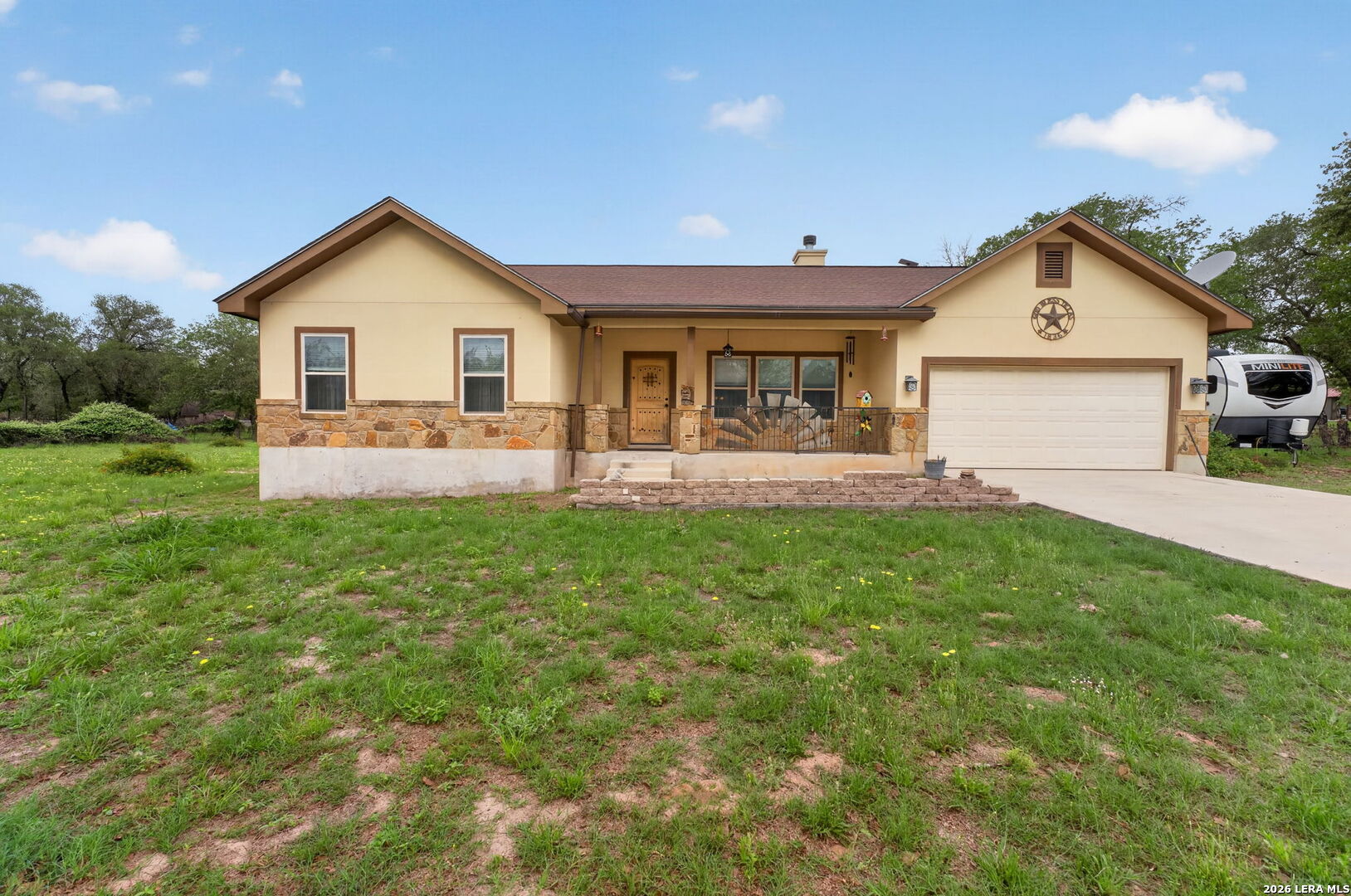 160 County Road 6874 Natalia TX 78059