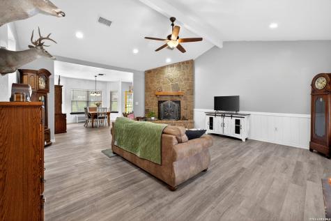 160 County Road 6874 Natalia TX 78059
