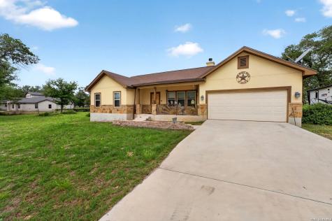 160 County Road 6874 Natalia TX 78059