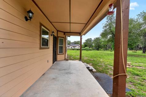 160 County Road 6874 Natalia TX 78059