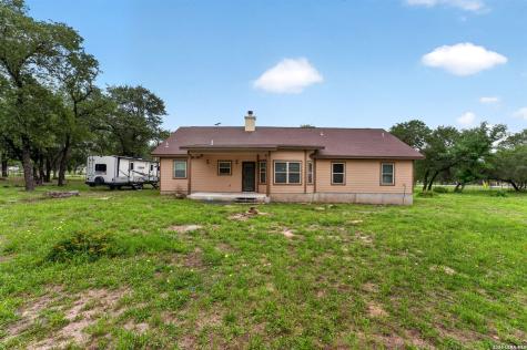 160 County Road 6874 Natalia TX 78059