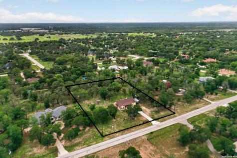 160 County Road 6874 Natalia TX 78059