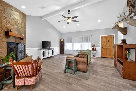 160 County Road 6874 Natalia TX 78059