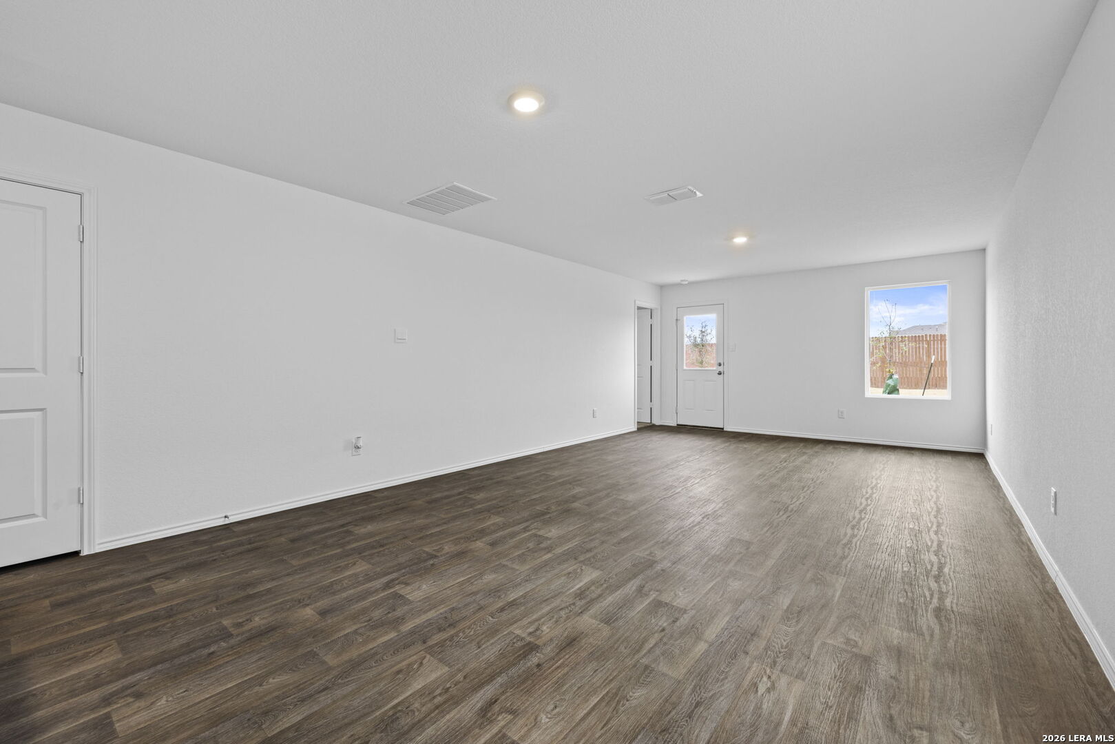 12541 Spoor Valley Converse TX 78109