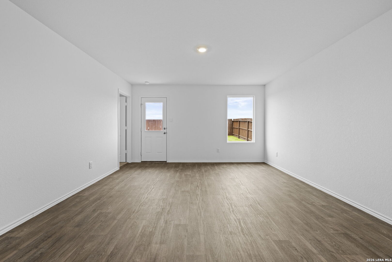 12541 Spoor Valley Converse TX 78109