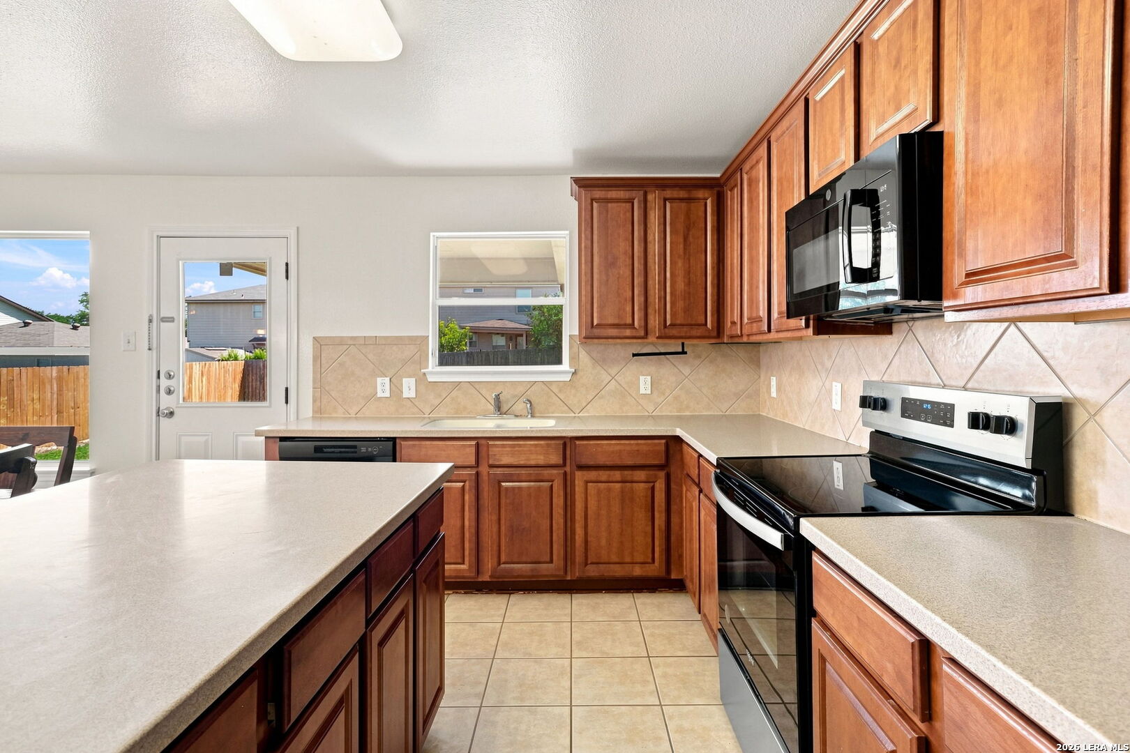 934 Magnolia Summit San Antonio TX 78251