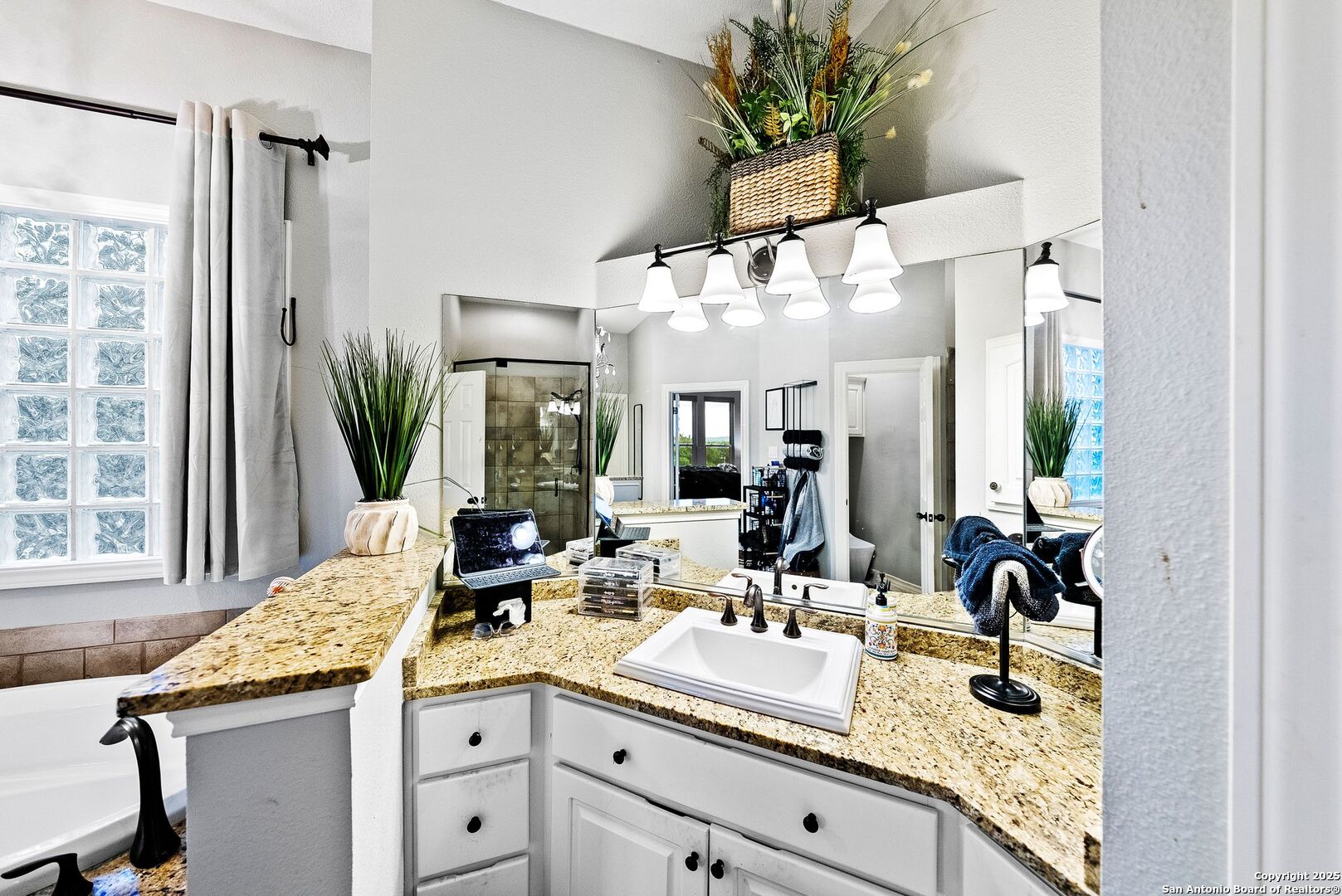 102 Spring Ridge Boerne TX 78006