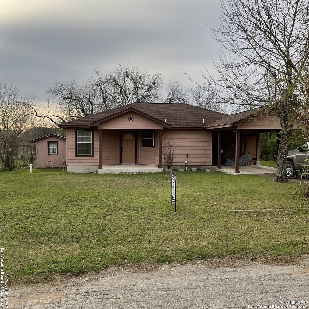 602 E Street Floresville TX 78114