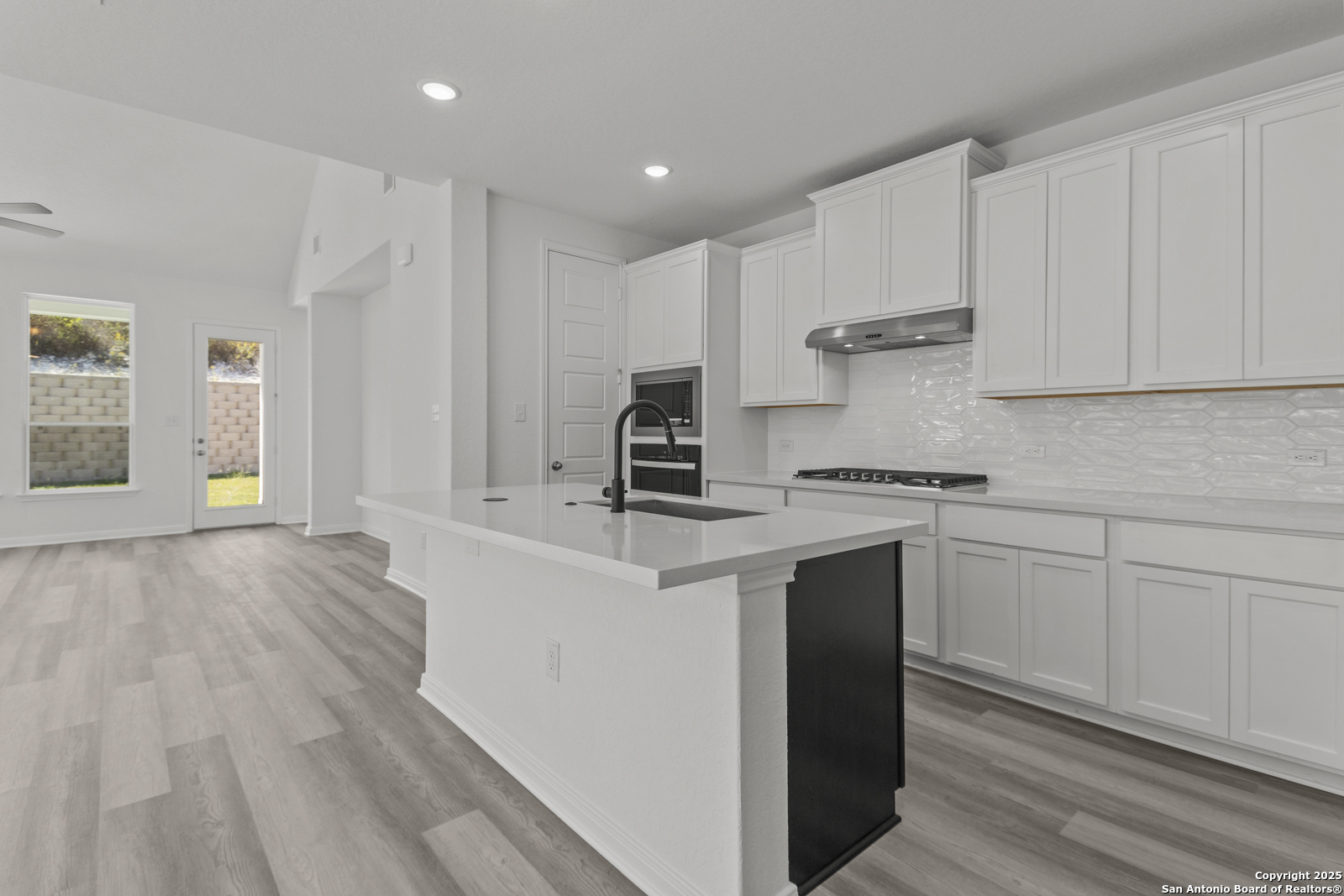 2615 Tortuga Verde San Antonio TX 78245