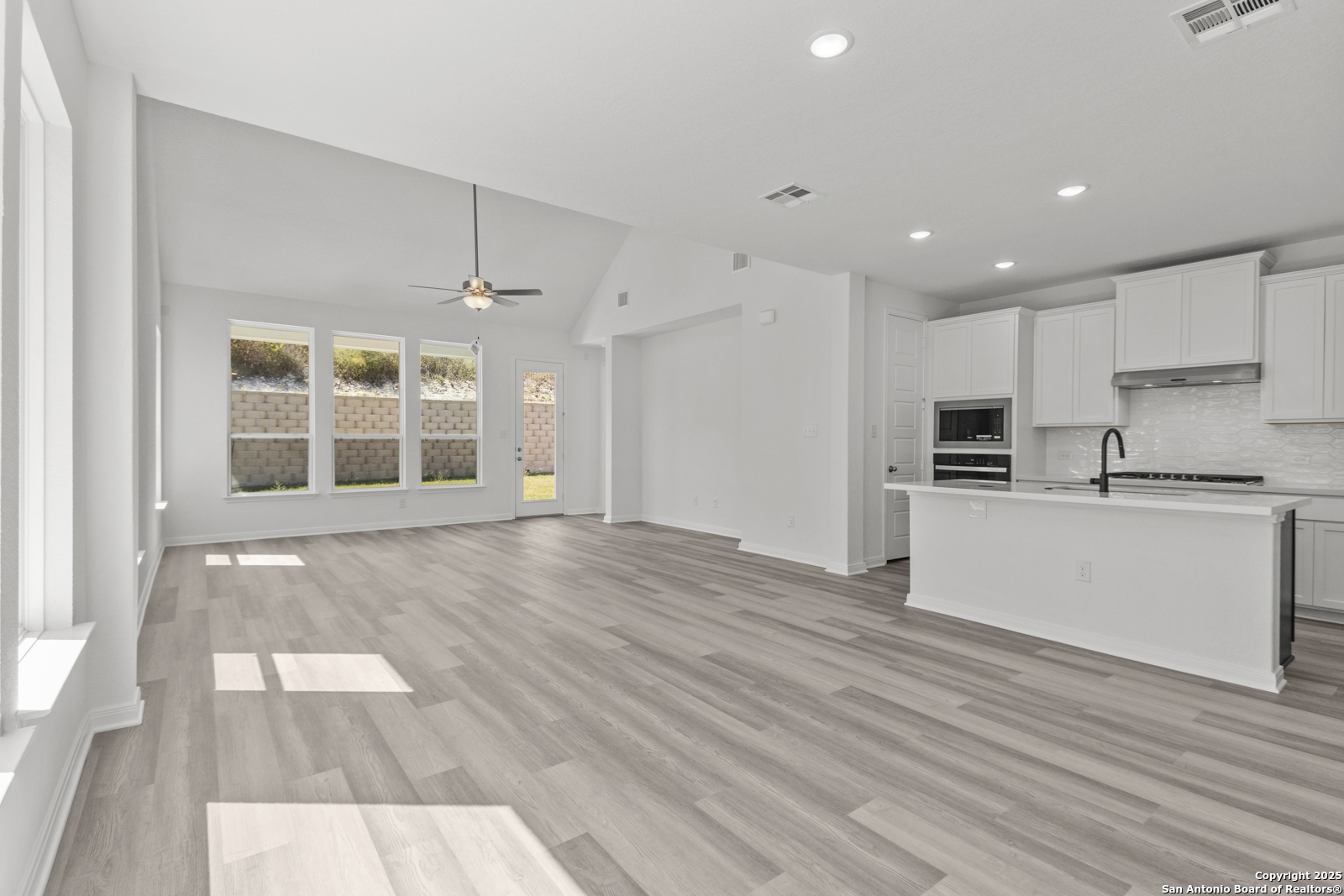 2615 Tortuga Verde San Antonio TX 78245