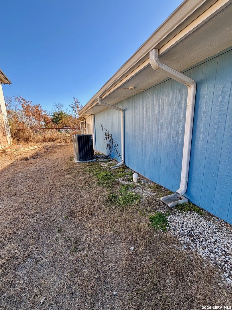 211 E Maverick Crystal City TX 78839
