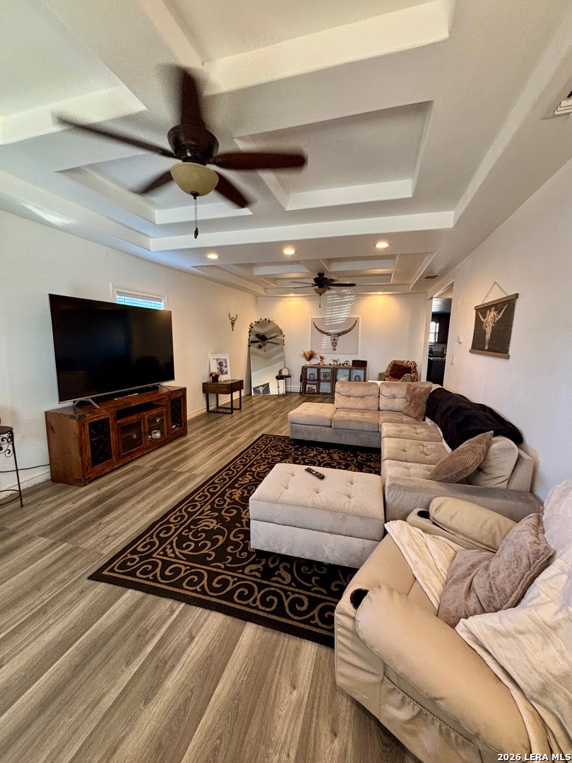 211 E Maverick Crystal City TX 78839