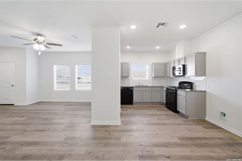 10714 Willow Dale Converse TX 78109