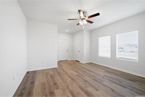 10714 Willow Dale Converse TX 78109