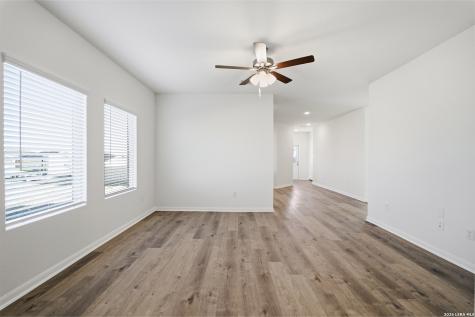 10714 Willow Dale Converse TX 78109